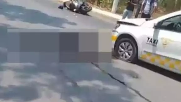 El motociclista quedó tendido en el pavimento tras ser ejecutado en Chetumal El motociclista quedó tendido en el pavimento tras ser ejecutado en Chetumal