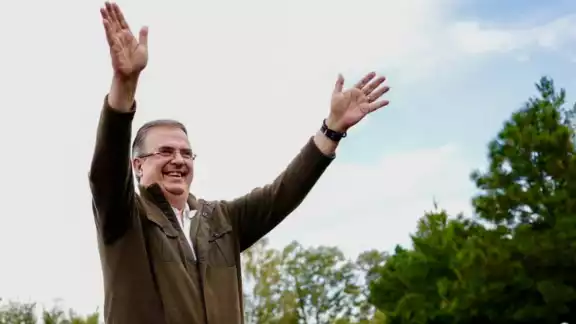 Marcelo Ebrard está triste con la separación de Los Temerarios Marcelo Ebrard está triste con la separación de Los Temerarios