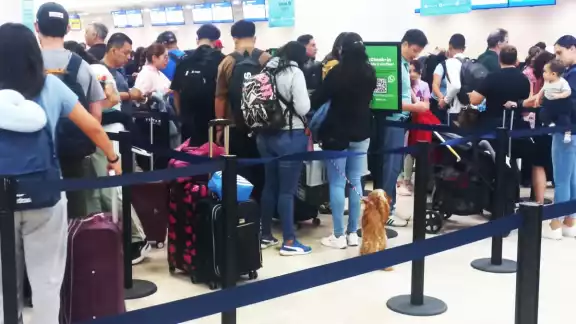 El aeropuerto de Cancún en promedio realiza 500 operaciones El aeropuerto de Cancún en promedio realiza 500 operaciones