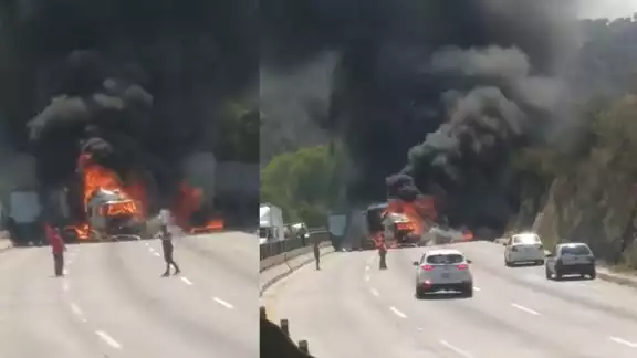 Así lucía el incendio previo a las 14:00 horas Así lucía el incendio previo a las 14:00 horas