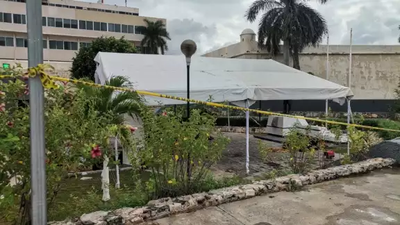 El recinto es custodiado por elementos de la PEP enviados para controlar posibles quejas