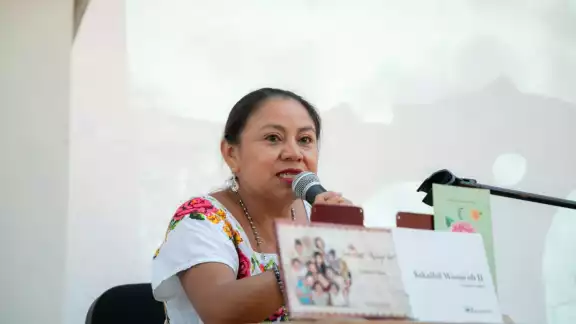 La obra, integrada por cinco libros, es sobre mujeres de la región