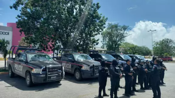 Los policías también acusan de amenazas de arresto Los policías también acusan de amenazas de arresto