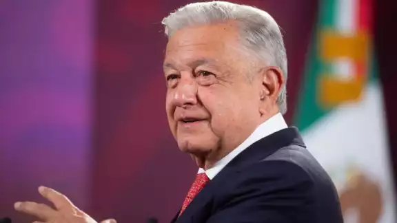 El presidente Andrés Manuel López Obrador señaló que considera dar su último informe de gobierno en un pueblo o incluso en el Zócalo de la CDMX El presidente Andrés Manuel López Obrador señaló que considera dar su último informe de gobierno en un pueblo o incluso en el Zócalo de la CDMX