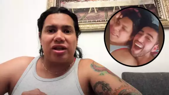 La pareja se les ve feliz en casa del papá de Kimberly La pareja se les ve feliz en casa del papá de Kimberly