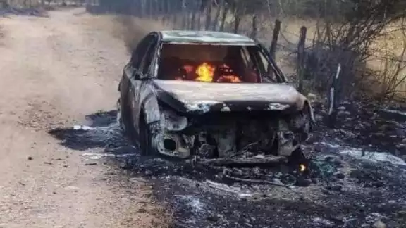También en Champotón se reportó un auto incendiado