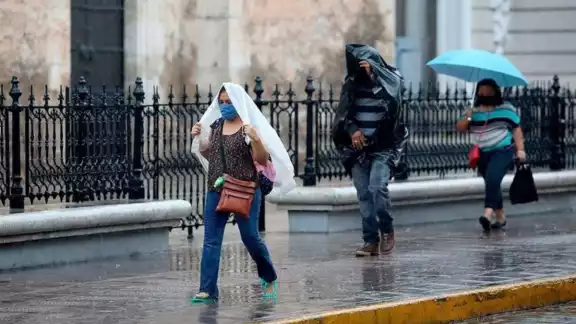 Se recomienda tomar precauciones por las lluvias en las tardes Se recomienda tomar precauciones por las lluvias en las tardes