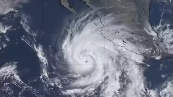 El Huracán Norma tocará tierra en Baja California Sur en unas horas