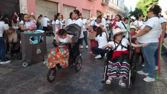 El desfile fue coordinado por la Secretaria de Educación del Gobierno del Estado El desfile fue coordinado por la Secretaria de Educación del Gobierno del Estado