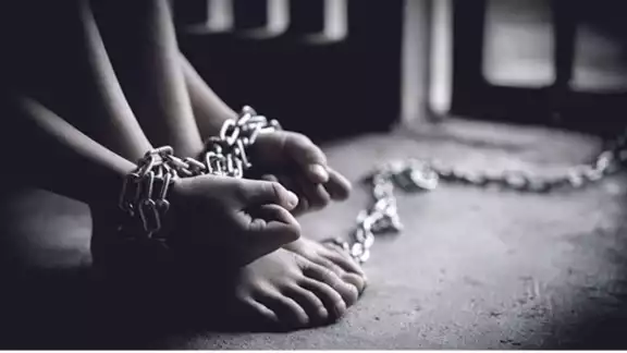 Las mujeres y los niños sufren de mayor violencia a manos de los tratantes Las mujeres y los niños sufren de mayor violencia a manos de los tratantes