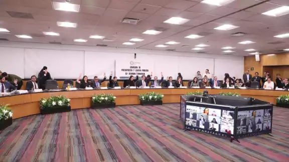 Morena avala dictamen de Presupuesto 2024 con recortes al INE, INAI y Poder Judicial