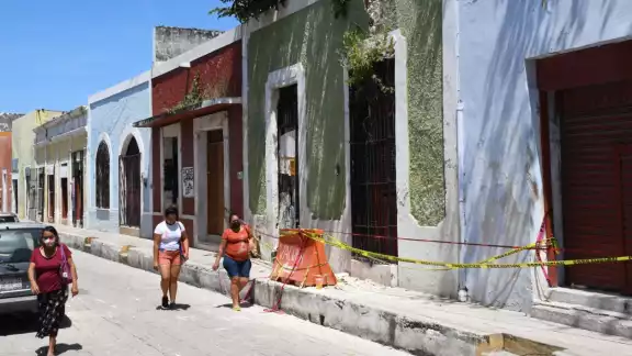 Un total de 28 fachas están en riesgo de desplomarse en el Centro de Campeche Un total de 28 fachas están en riesgo de desplomarse en el Centro de Campeche