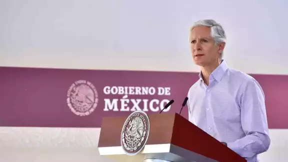 Alfredo Del Mazo Maza, gobernador del Estado de México, dio a conocer que cerca de 178 familias viven en las faldas del Cerro del Chiquihuite, por lo que tendrán que se reubicadas lo antes posible
Alfredo Del Mazo Maza, gobernador del Estado de México, dio a conocer que cerca de 178 familias viven en las faldas del Cerro del Chiquihuite, por lo que tendrán que se reubicadas lo antes posible