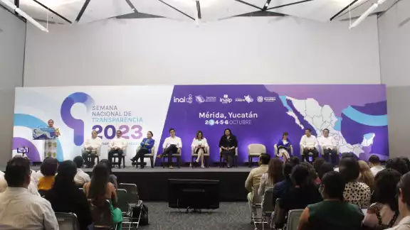 Busca garantizar el derecho de acceso a la información pública y protección de datos personales Busca garantizar el derecho de acceso a la información pública y protección de datos personales