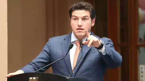 Samuel García se enganchócon un mensaje de Claudio X. González en la red social X y lo acusó de promover asaltos armados