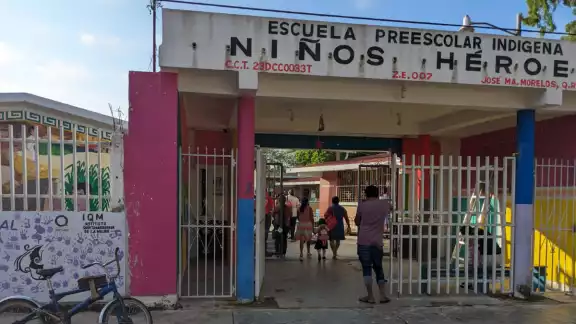 Desde muy temprano comenzaron a llegar los niños a este nuevo ciclo escolar