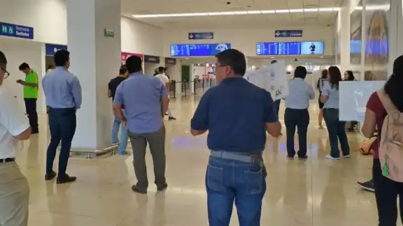 Este jueves, por la mañana, se espera la llegada de doce vuelos, cinco de la capital del país Este jueves, por la mañana, se espera la llegada de doce vuelos, cinco de la capital del país