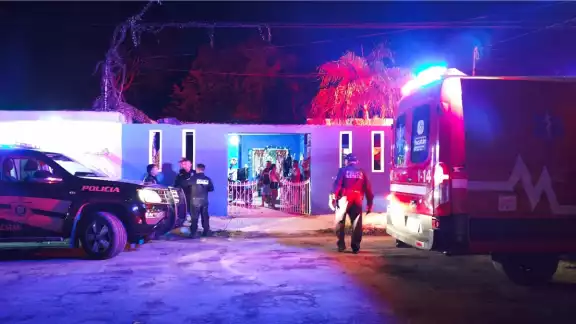 Otros familiares fueron lo que realizaron el reporte al 911, por lo que se presentó la ambulancia Y-14 de la secretaria de seguridad pública Otros familiares fueron lo que realizaron el reporte al 911, por lo que se presentó la ambulancia Y-14 de la secretaria de seguridad pública