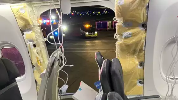 United y Alaska Airlines encontraron piezas sueltas en la revisión que realizan a sus aviones Boeing 737 MAX 9