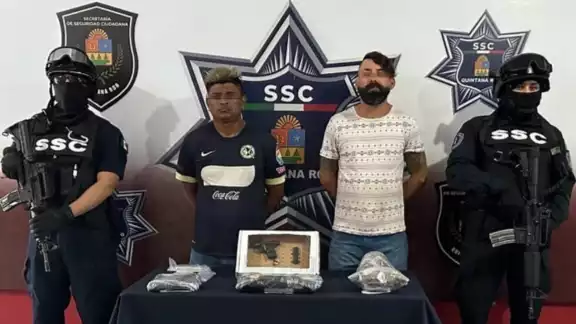 Los dos hombres quedaron a disposición de la Fiscalía Antinarcomenudeo de Cancún Los dos hombres quedaron a disposición de la Fiscalía Antinarcomenudeo de Cancún