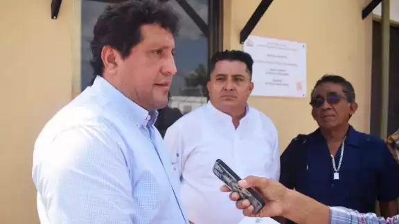 Los comisarios recorrieron el Iepac y el INE Los comisarios recorrieron el Iepac y el INE