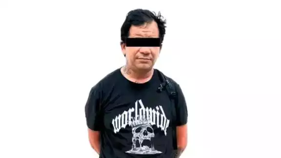 Con apoyo de la Policía el  presunto caco fue detenido.