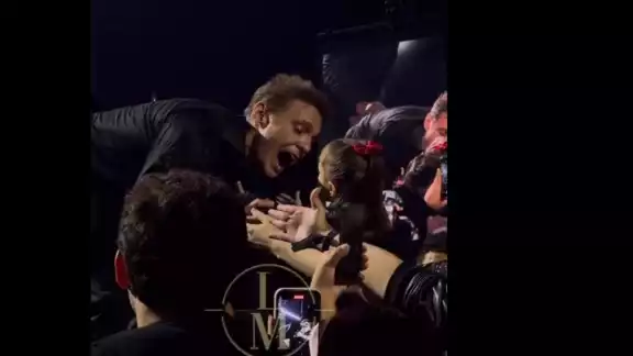 Varios fans normalizaron la situación, mientras que otros reaccionaron ante un acto de pedofilia. Foto: Especial