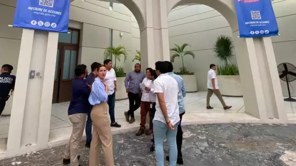 Sus invitados y cabildo ya se encuentran en el Centro cultural Olimpo Sus invitados y cabildo ya se encuentran en el Centro cultural Olimpo