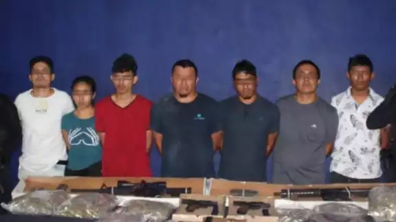 Los detectaron repartiéndose dosis de narcóticos en una zona cercana al fraccionamiento Bahía Real Los detectaron repartiéndose dosis de narcóticos en una zona cercana al fraccionamiento Bahía Real