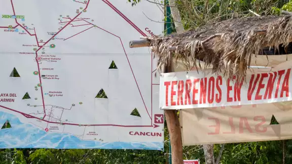 Se han aprovechado del efecto del Tren Maya para promover complejos habitacionales en un polígono en el corazón de la localidad. Se han aprovechado del efecto del Tren Maya para promover complejos habitacionales en un polígono en el corazón de la localidad.