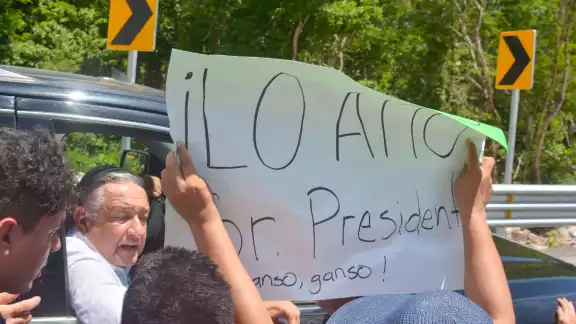No nos cansamos de decir que es el mejor Presidente que hemos tenido en años, aseguran No nos cansamos de decir que es el mejor Presidente que hemos tenido en años, aseguran
