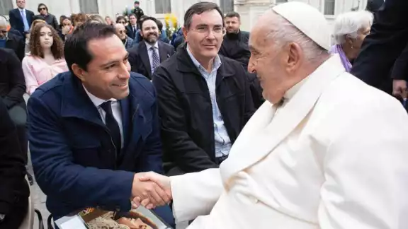 En junio de 2021, Vila Dosal, a nombre de los yucatecos, extendió una invitación al Papa Francisco para visitar Yucatán