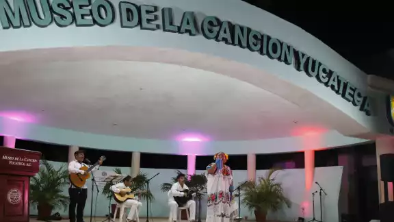 Para hoy, el concierto está programado a las 20:00 horas, con una cuota de recuperación de 150 pesos