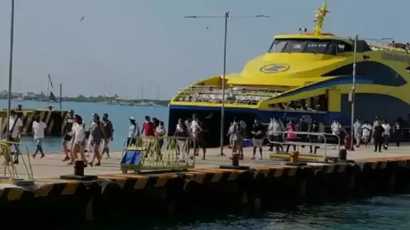 A pesar de la reducción del tránsito de viajeros entre Playa del Carmen y Cozumel, la isla sigue siendo un destino destacado