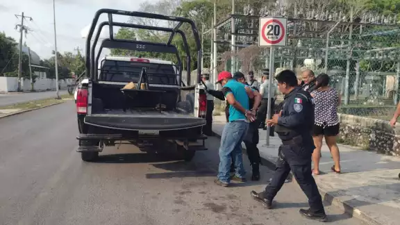 Fue en la avenida Constituyentes entre las calles 67 y 69 de la colonia Centro. Fue en la avenida Constituyentes entre las calles 67 y 69 de la colonia Centro.