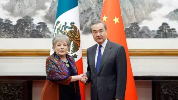 La Canciller Alicia Bárcena sostuvo una reunión con el ministro de Relaciones Exteriores de China, Wang Yi, en su vista a Pekín