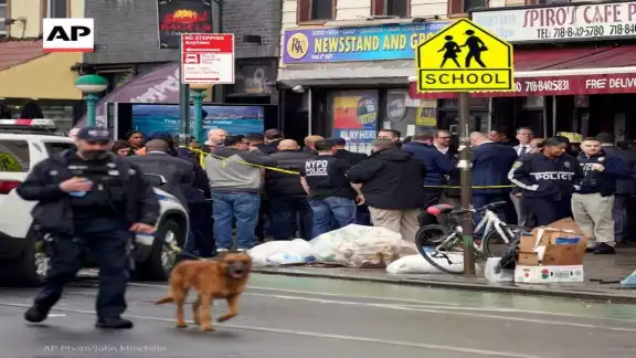 El tiroteo ocurrió alrededor de las 8:30 am en Sunset Park, cerca de la Cuarta Avenida y la Calle 36 El tiroteo ocurrió alrededor de las 8:30 am en Sunset Park, cerca de la Cuarta Avenida y la Calle 36