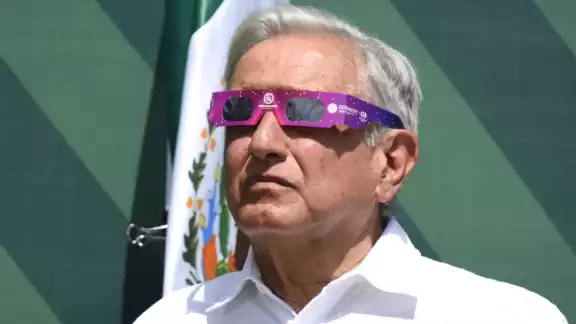 Andrés manuel López Obrador enfatizó la singularidad del eclipse, subrayando que Mazatlán ofrecía el punto de vista óptimo para disfrutar este acontecimiento Andrés manuel López Obrador enfatizó la singularidad del eclipse, subrayando que Mazatlán ofrecía el punto de vista óptimo para disfrutar este acontecimiento