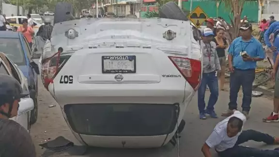 El taxista resultó ileso del accidente en Chetumal El taxista resultó ileso del accidente en Chetumal