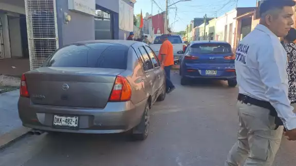 Al lugar llegaron elementos policiales para auxiliar en el lugar Al lugar llegaron elementos policiales para auxiliar en el lugar