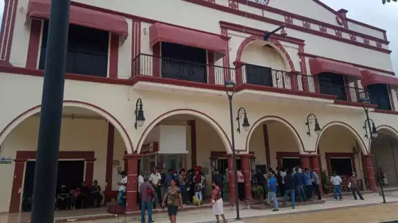 El Ayuntamiento de Escárcega tiene 200 denuncias interpuestas por despidos injustificados El Ayuntamiento de Escárcega tiene 200 denuncias interpuestas por despidos injustificados