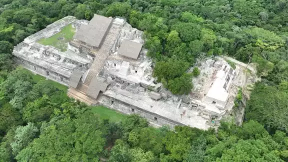 Análisis arqueológicos y epigráficos revelan nuevos datos sobre el esplendor de Ek’ Balam Análisis arqueológicos y epigráficos revelan nuevos datos sobre el esplendor de Ek’ Balam