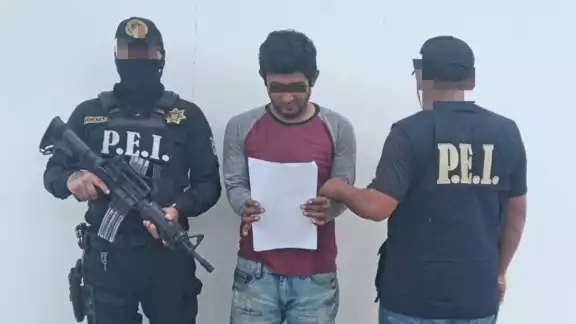 El hombre fue puesto a disposición de la FGE Yucatán por el delito de femicidio El hombre fue puesto a disposición de la FGE Yucatán por el delito de femicidio