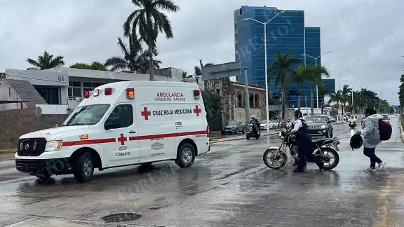 Por el intenso dolor, la lesionada no se sentía en condiciones de continuar su camino