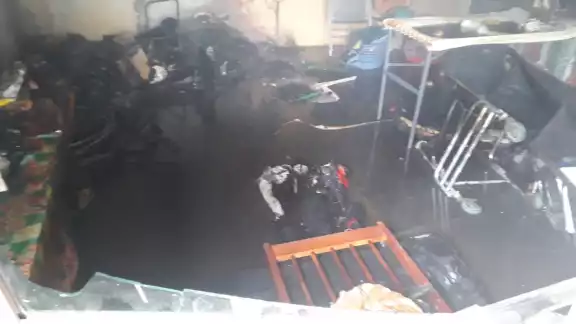 El fuego consumió electrodomésticos y varios artículos de la casa