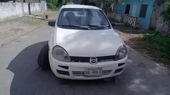 Se pusieron unos tambores, de color amarillo, para cerrar ese lugar Se pusieron unos tambores, de color amarillo, para cerrar ese lugar