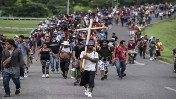 Cuerpos de emergencia y la Secretaría de Marina Armada de México buscan a un niño migrante de 11 años Cuerpos de emergencia y la Secretaría de Marina Armada de México buscan a un niño migrante de 11 años