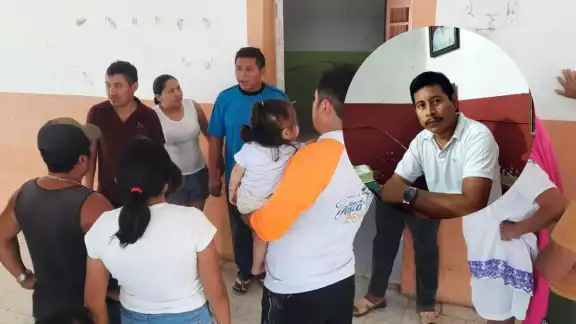 Pobladores han tomado la sede del comisariado en espera de la presencia del alcalde de Hocabá Pobladores han tomado la sede del comisariado en espera de la presencia del alcalde de Hocabá