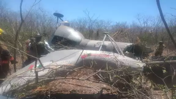 . Según información de la Semar, la aeronave presentó una falla durante las maniobras de aterrizaje, lo que provocó que aterrizara de emergencia . Según información de la Semar, la aeronave presentó una falla durante las maniobras de aterrizaje, lo que provocó que aterrizara de emergencia