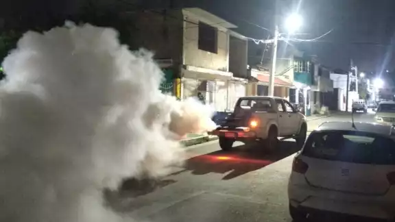 La dependencia ha iniciado con fumigaciones para detener los casos de dengue La dependencia ha iniciado con fumigaciones para detener los casos de dengue
